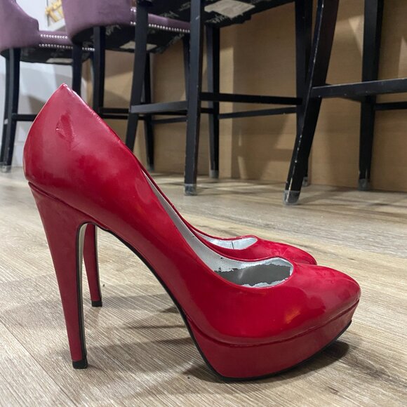 Guess Red Patent Leather Pumps - Picture 5 of 7